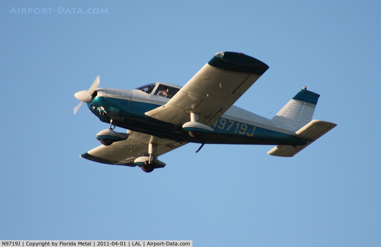N9719J, Piper PA-28-180 Cherokee C/N 283911, Piper PA-28-180