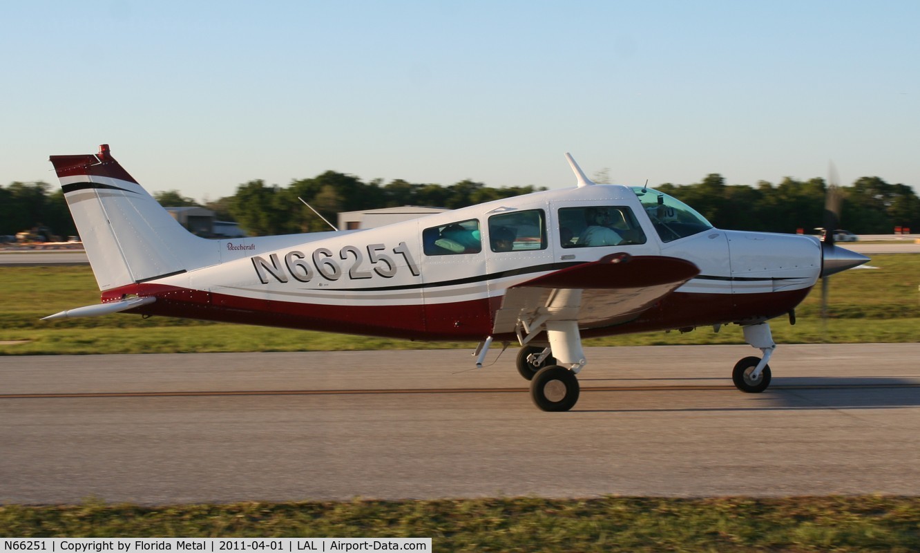 N66251, 1979 Beech C23 Sundowner 180 C/N M-2178, Beech C23