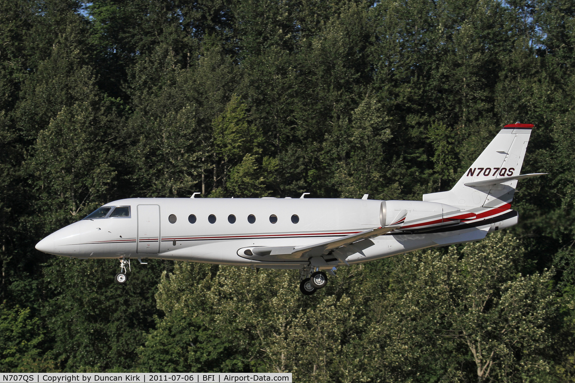 N707QS, 2002 Israel Aircraft Industries Gulfstream 200 C/N 066, A rather ugly looking business jet