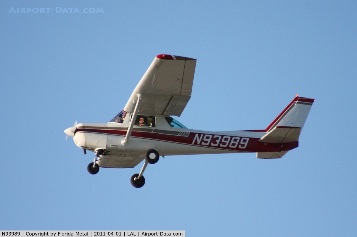 N93989, 1982 Cessna 152 C/N 15285580, Cessna 152