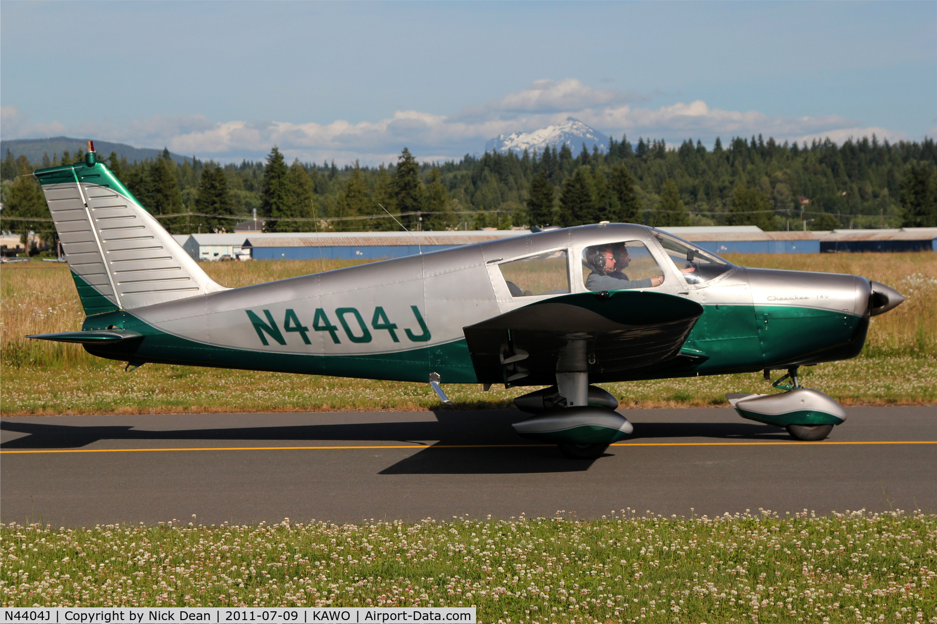 N4404J, 1967 Piper PA-28-140 C/N 28-22798, KAWO/AWO