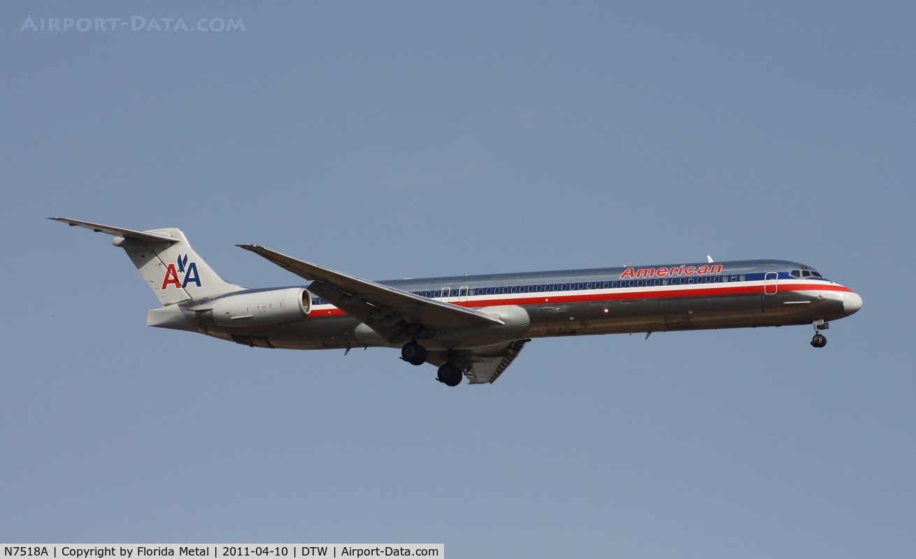 N7518A, 1990 McDonnell Douglas MD-82 (DC-9-82) C/N 49895, American MD-82
