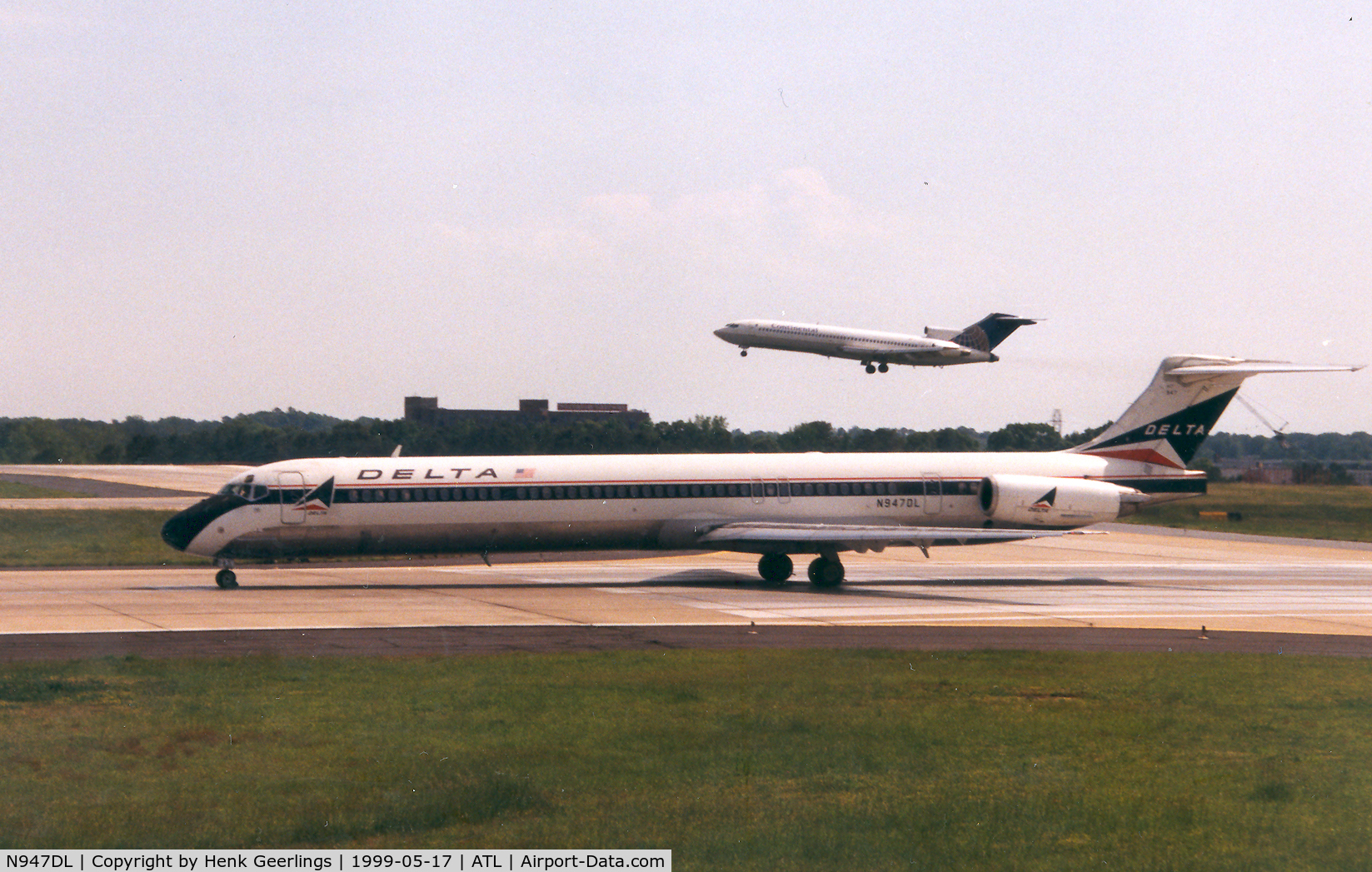 N947DL, 1989 McDonnell Douglas MD-88 C/N 49878, Delta