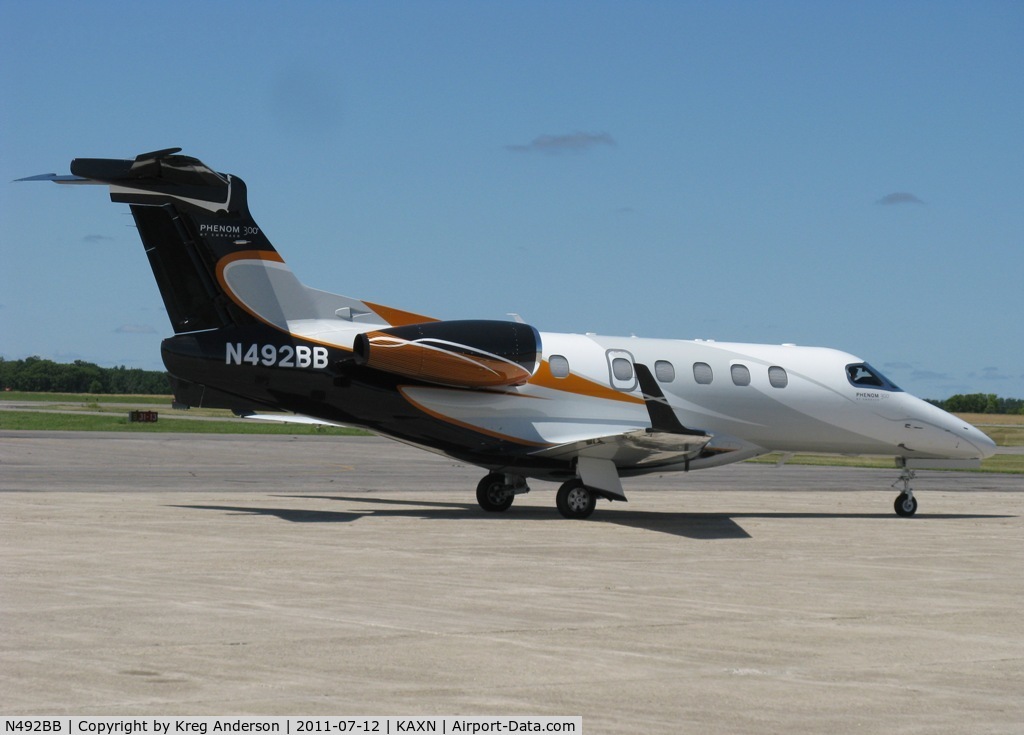 N492BB, 2010 Embraer EMB-505 Phenom 300 C/N 50500018, Embraer Phenom 300 taxiing to departure for runway 13.
