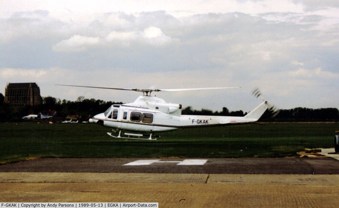 F-GKAK, 1988 Bell 412SP C/N 33160, Tha Aga Khans  bell 412 landing at Shoreham
