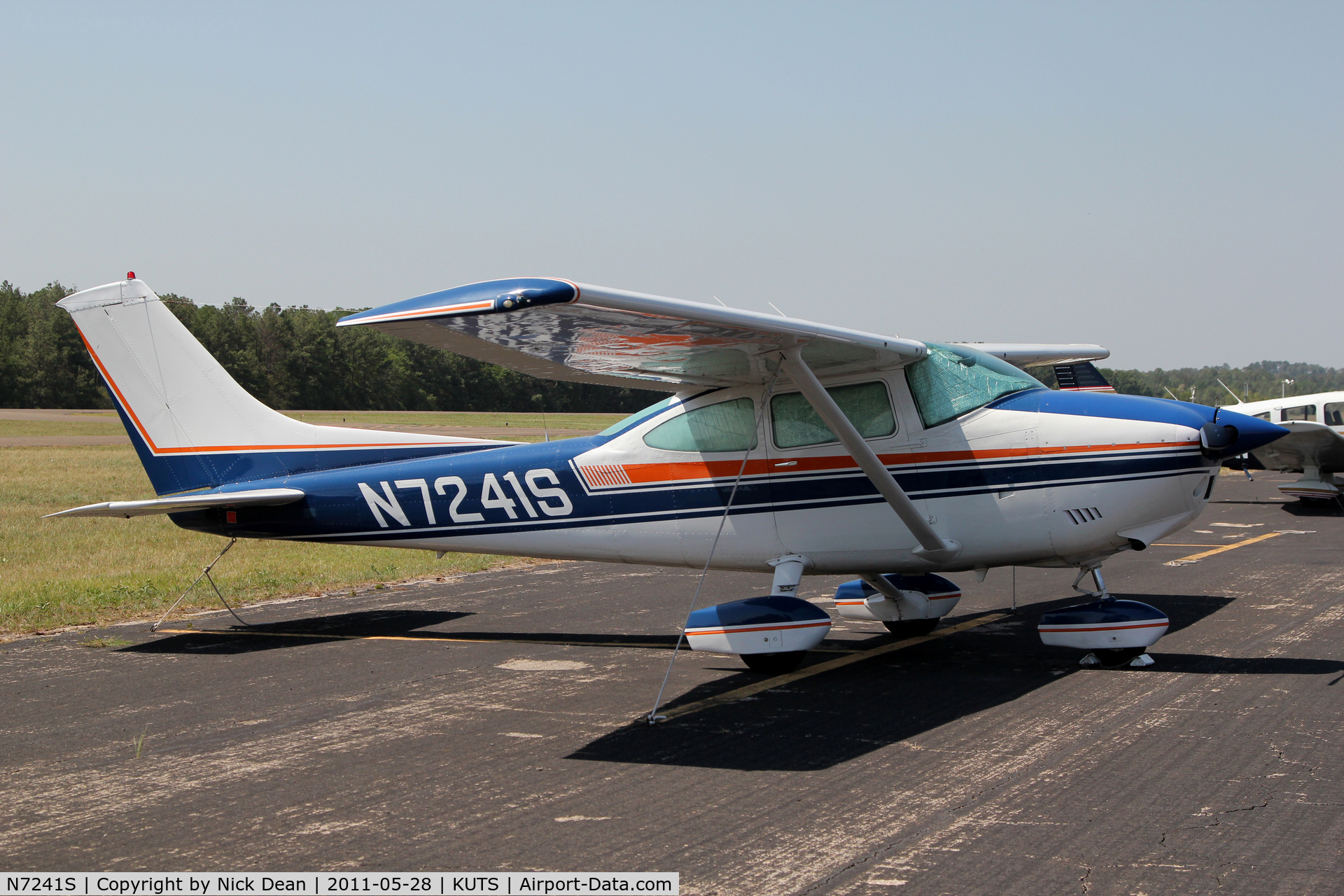 N7241S, 1976 Cessna 182P Skylane C/N 18265085, KUTS/UTS