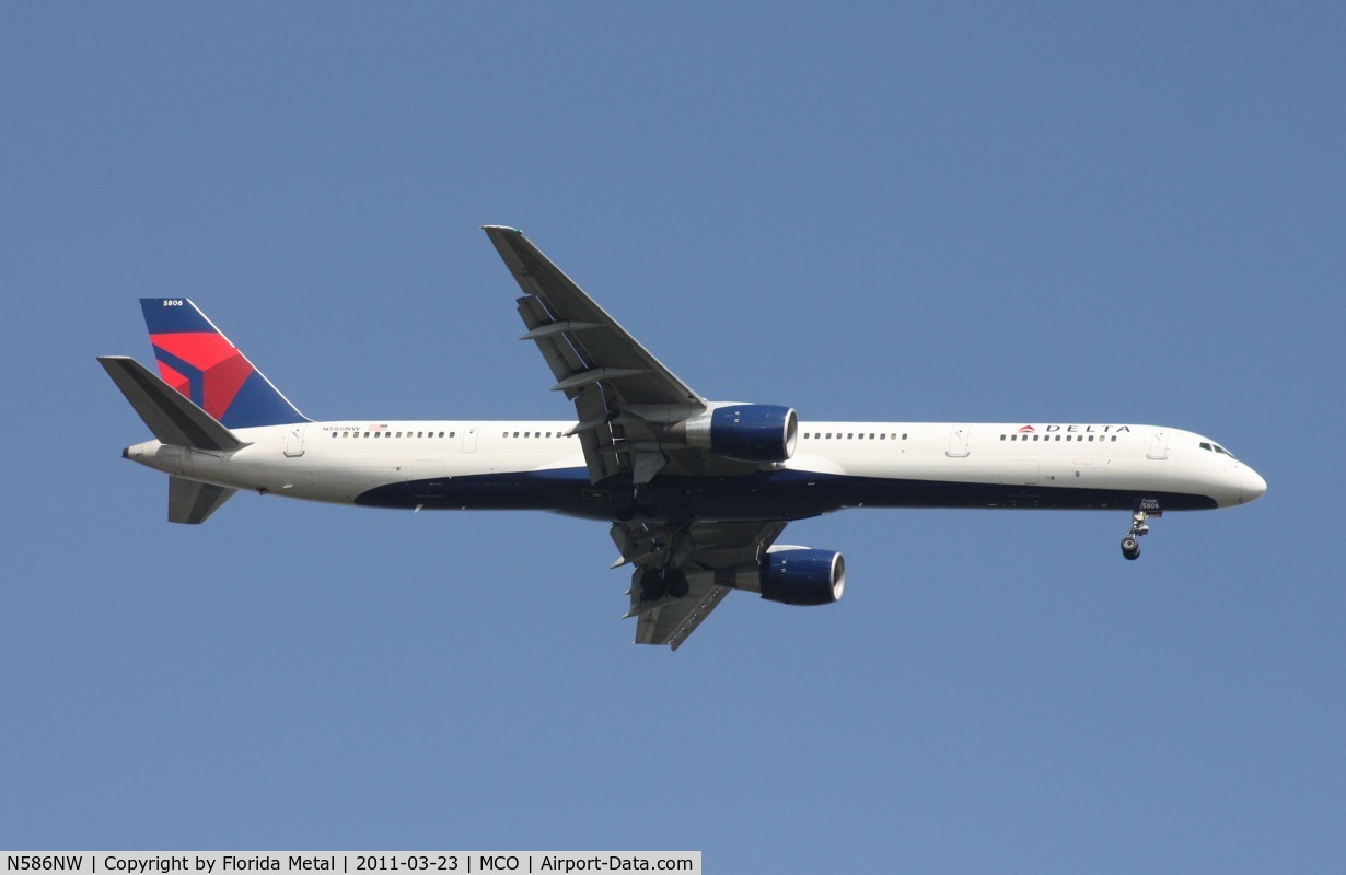 N586NW, 2002 Boeing 757-351 C/N 32987, Delta 757-300