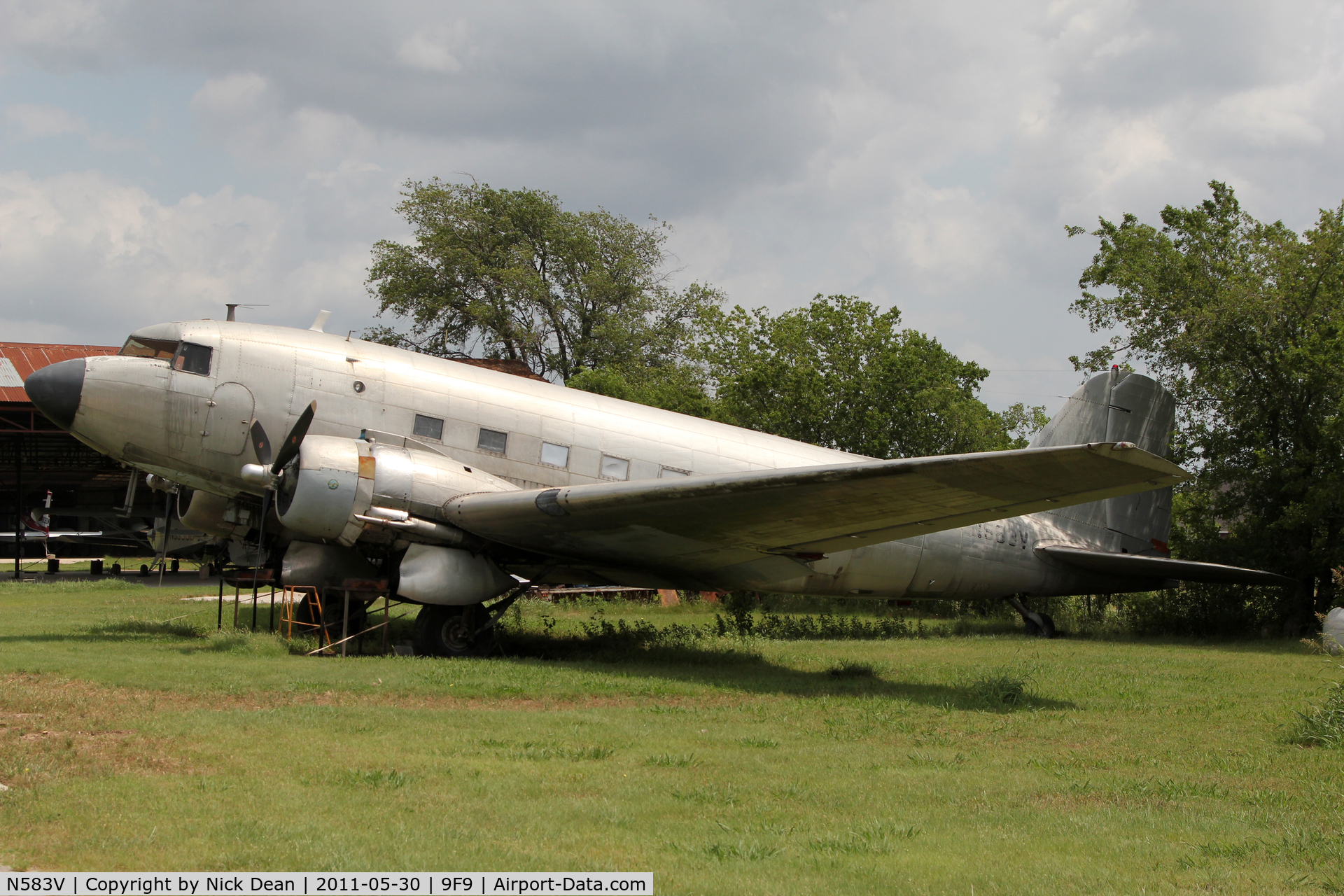 N583V, 1942 Douglas DC3C-S1C3G (C-47A-5-DK) C/N 12369, 9F9 Sycamore