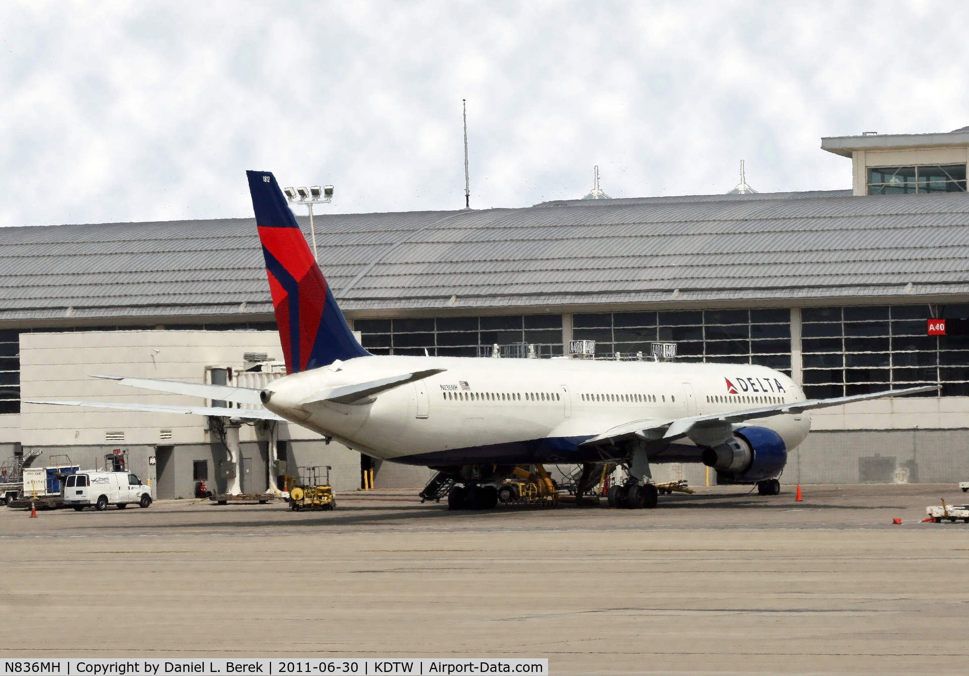 N836MH, 2000 Boeing 767-432/ER C/N 29709, A Delta 767-400, one of only two airlines to operate this variant, sits at DTW, in front of the picture window where the fountain is.