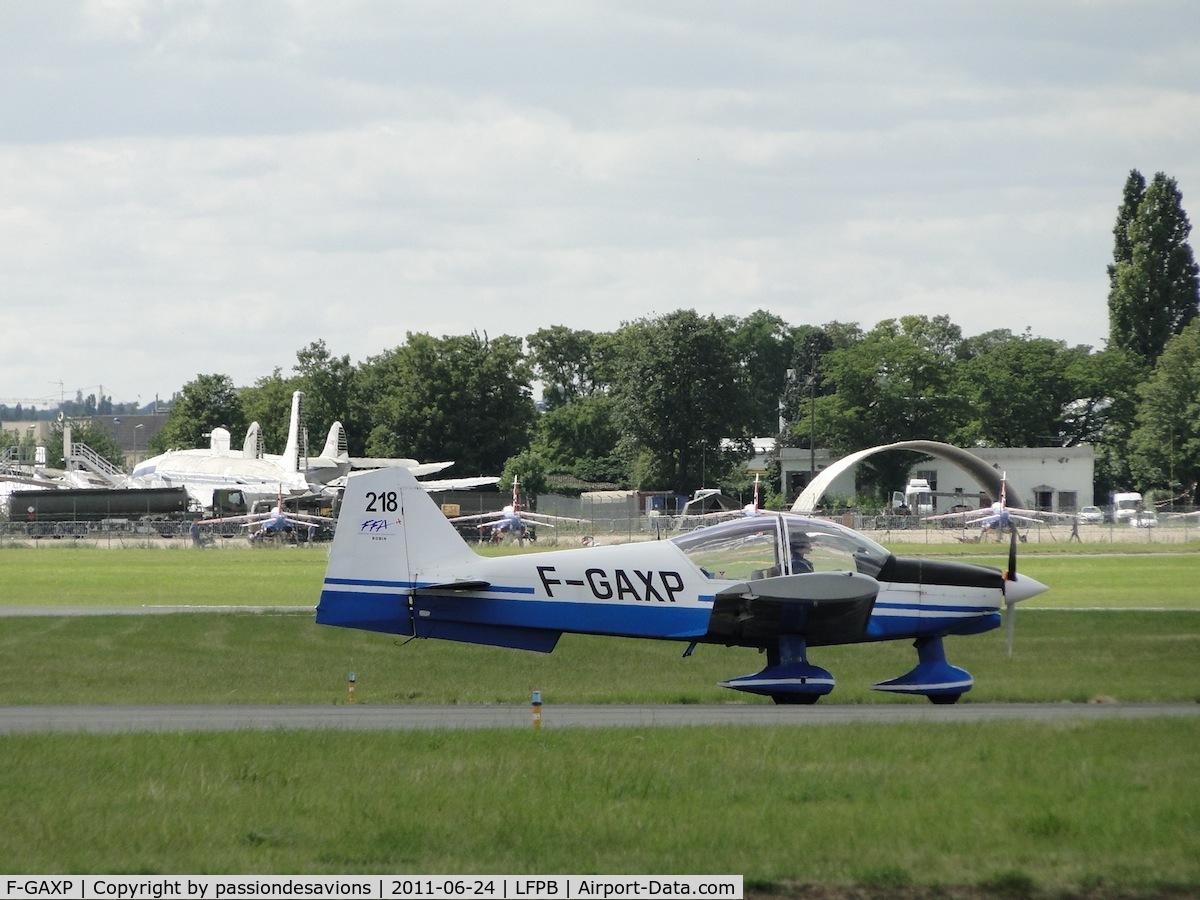 F-GAXP, Robin R-2160 Alpha Sport C/N 154, Taxiing at Le bourget Airshow 2011