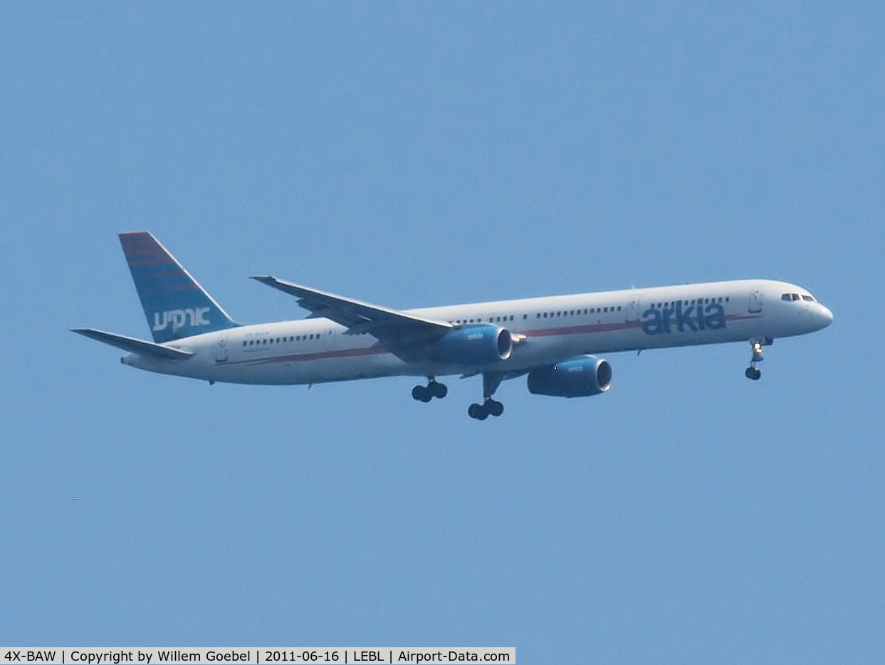 4X-BAW, 2000 Boeing 757-3E7 C/N 30179, Prepare for landing on Barcelona Airport