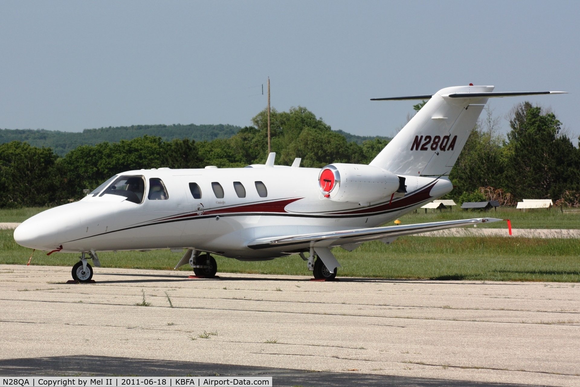 N28QA, 1997 Cessna 525 C/N 5250215, Parked