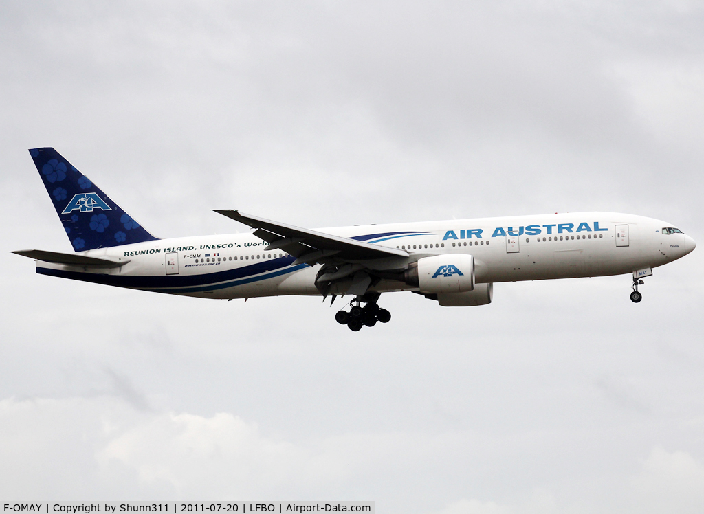 F-OMAY, 2005 Boeing 777-2Q8/ER C/N 29402, Landing rwy 32L with additional tiles...