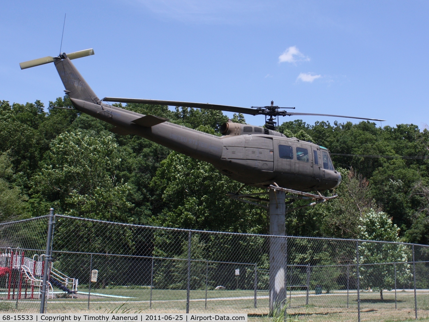 68-15533, Bell UH-1H Iroquois C/N 10261, Bell UH-1H-BF, c/n: 10261