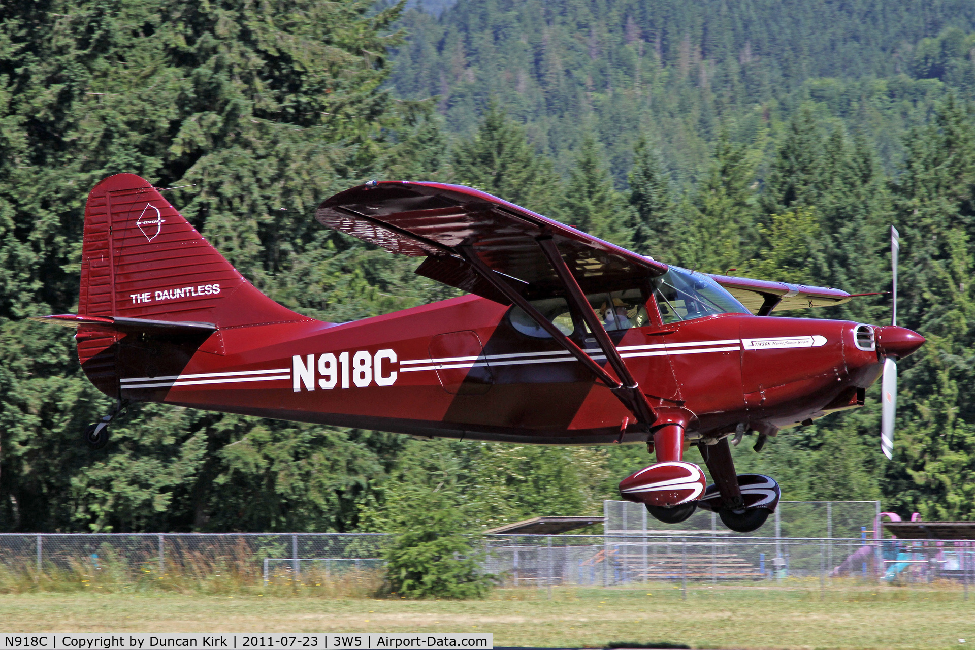 N918C, 1947 Stinson 108-3 Voyager C/N 108-3918, The fly-in had a Stinson theme to it.