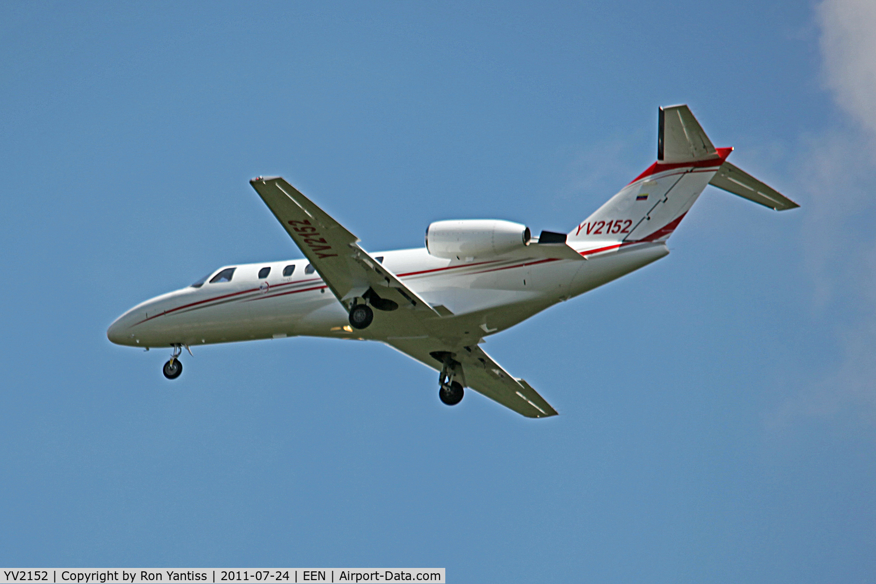 YV2152, 2002 Cessna 525A CitationJet CJ2 C/N 525A-0121, On approach to Keene, NH
