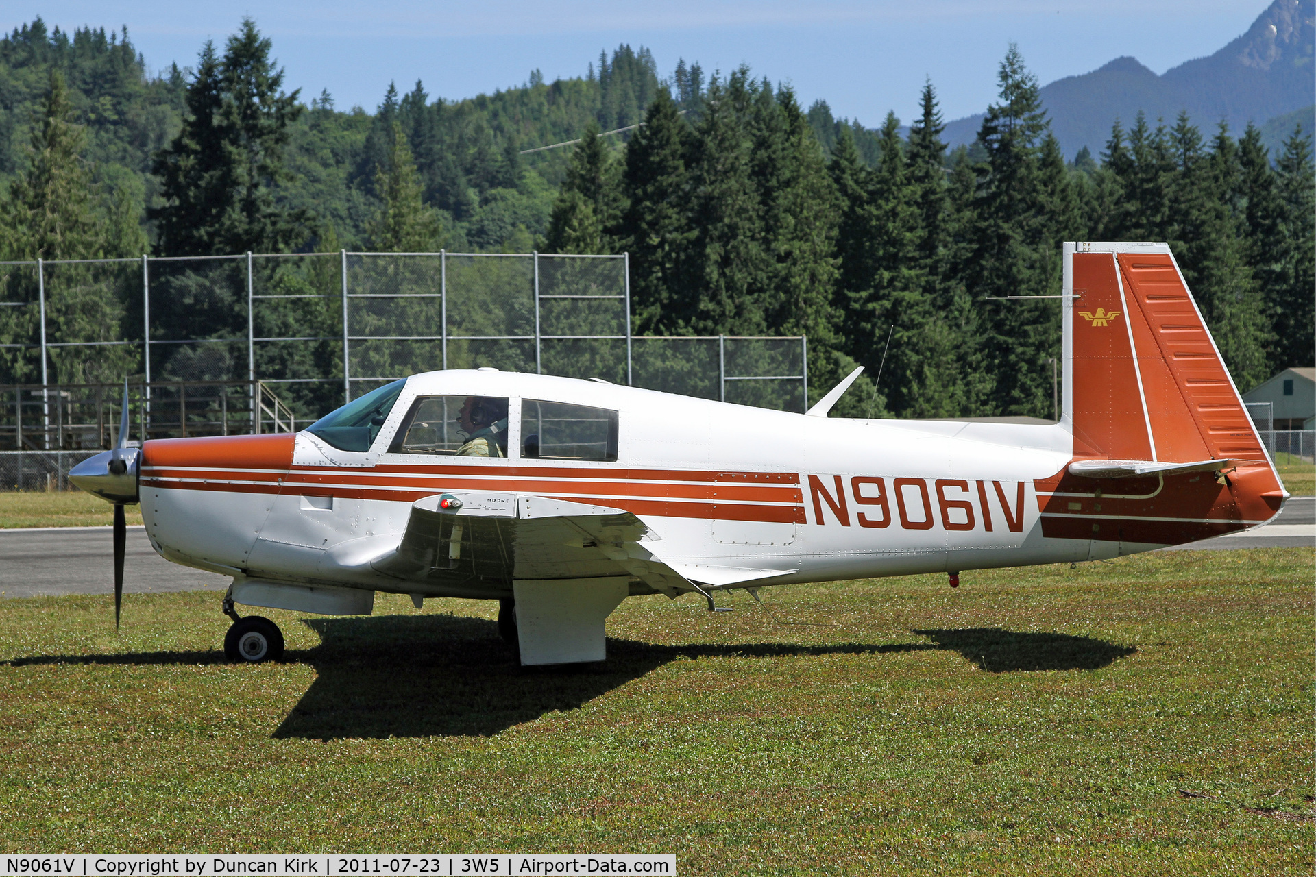 N9061V, 1968 Mooney M20E C/N 690007, An early departure from the fly-in