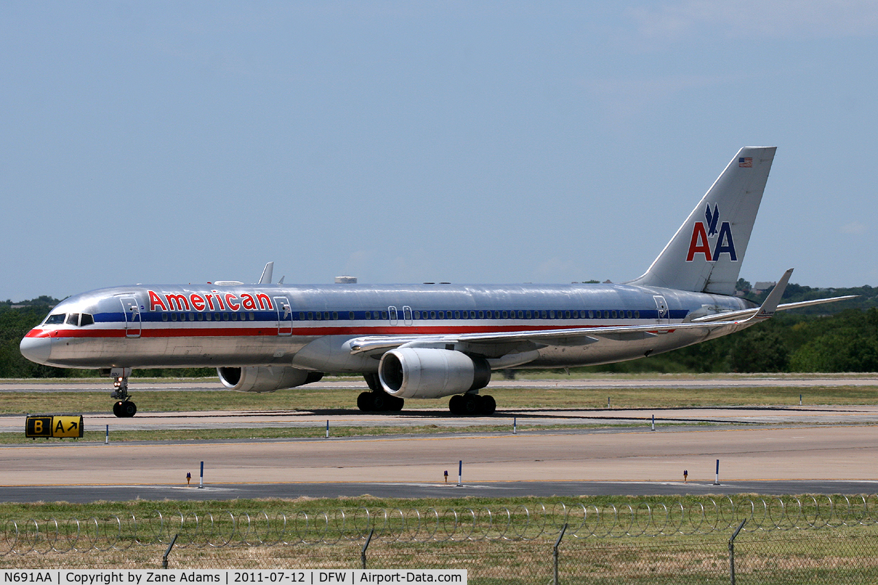 N691AA, 1993 Boeing 757-223 C/N 25697, American Airlines at DFW Airport