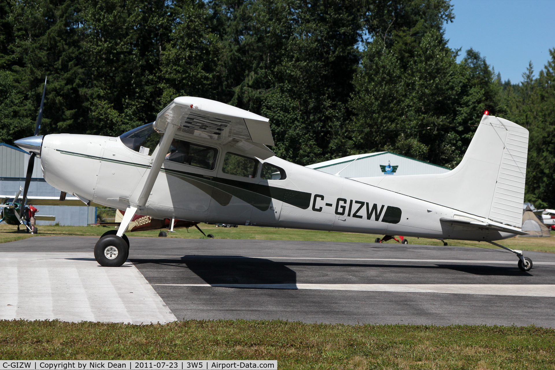 C-GIZW, 1979 Cessna 180K Skywagon C/N 18053075, 3W5 2011