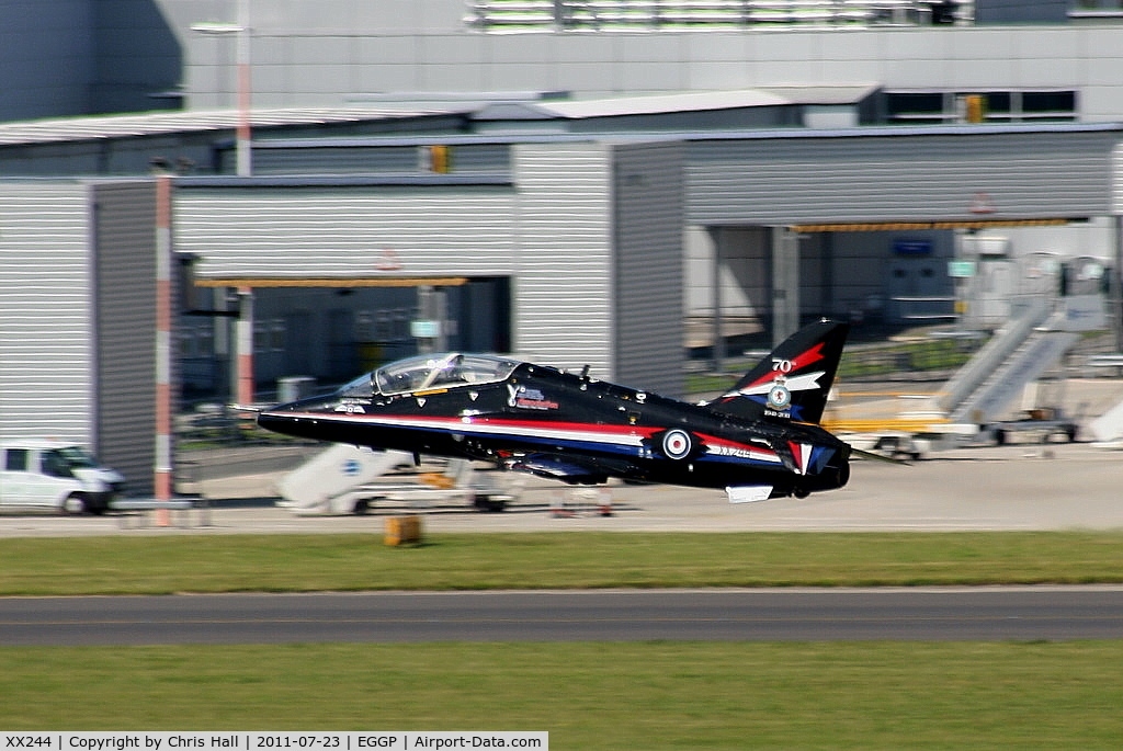 XX244, 1978 Hawker Siddeley Hawk T.1 C/N 080/312080, departing for its display at the Southport Airshow