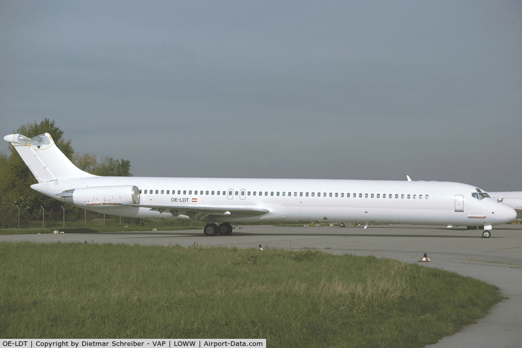 OE-LDT, 1981 McDonnell Douglas MD-81 (DC-9-81) C/N 48018, ex Austrian Airlines MD80