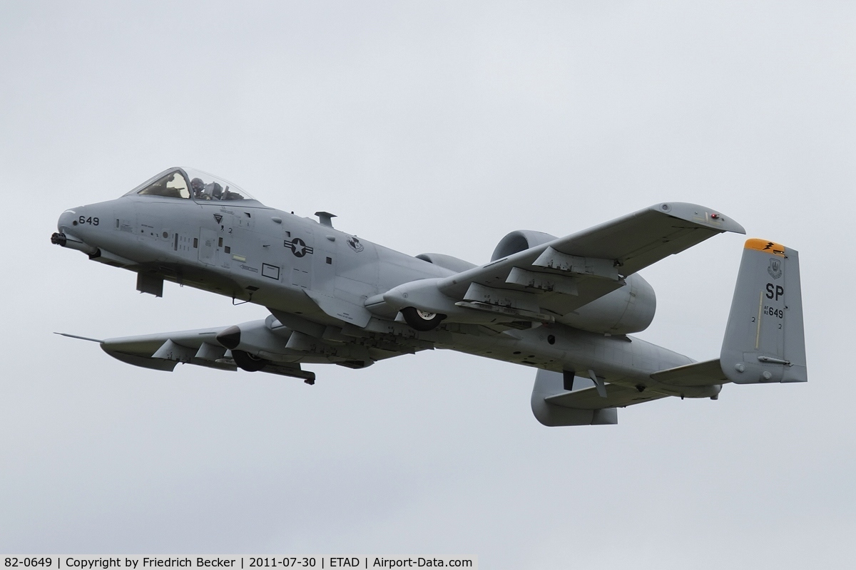 82-0649, 1982 Fairchild Republic A-10C Thunderbolt II C/N A10-0697, flying display during the Spangdahlem Open House 2011