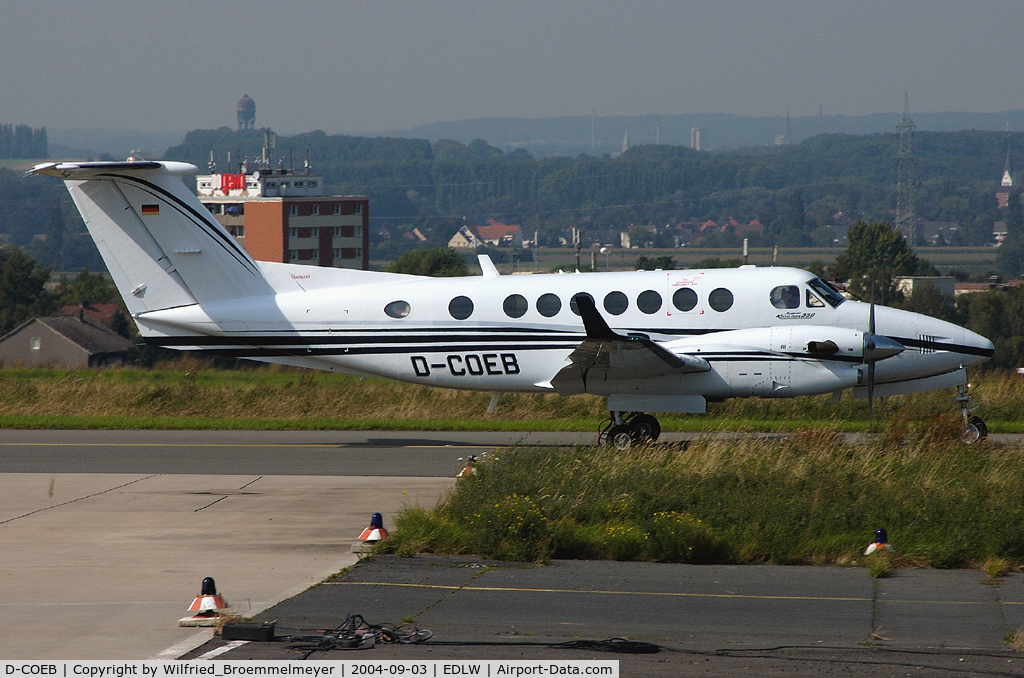 D-COEB, 1999 Beech Super King Air 350 C/N FL-255, Taxiing out to Runway 24.