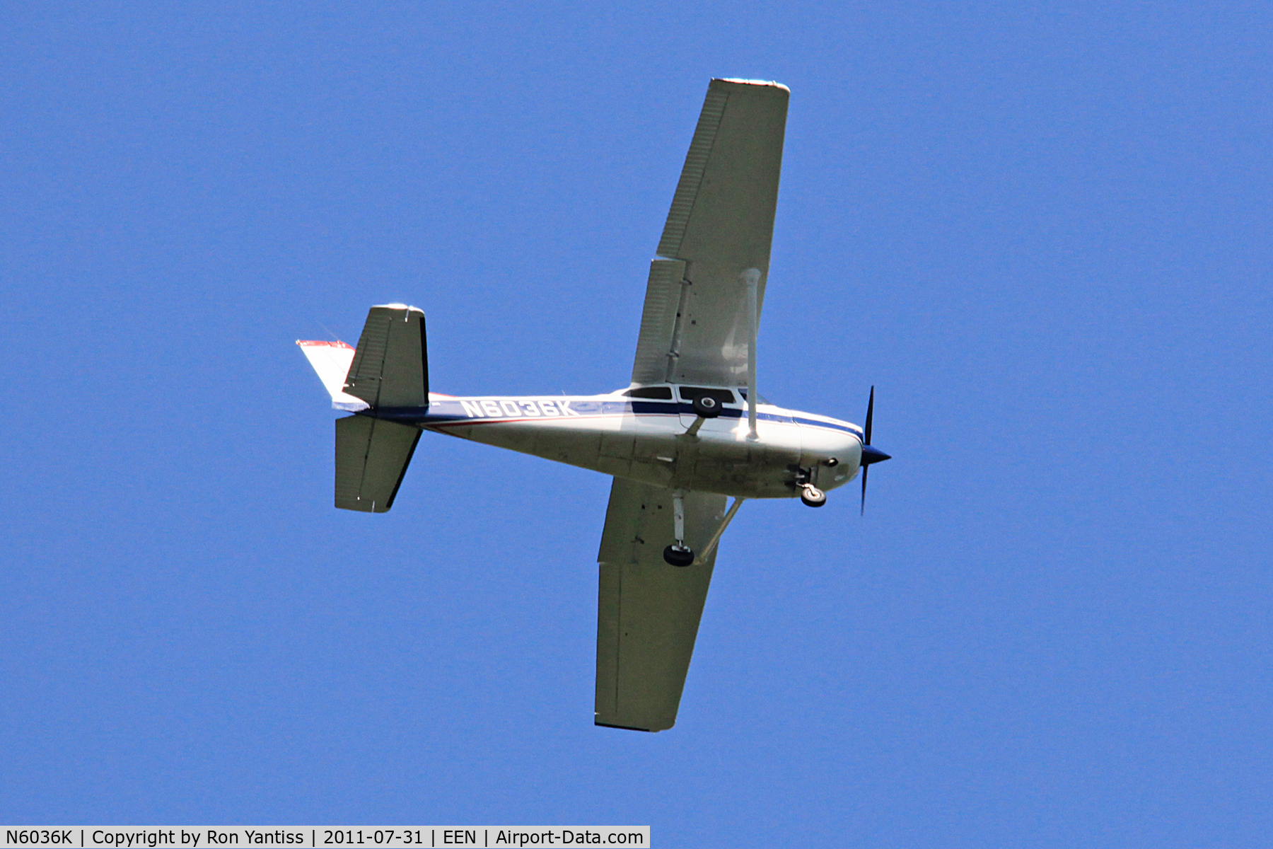 N6036K, 1976 Cessna R172K Hawk XP C/N R1722021, On approach to runway 02, Keene, NH