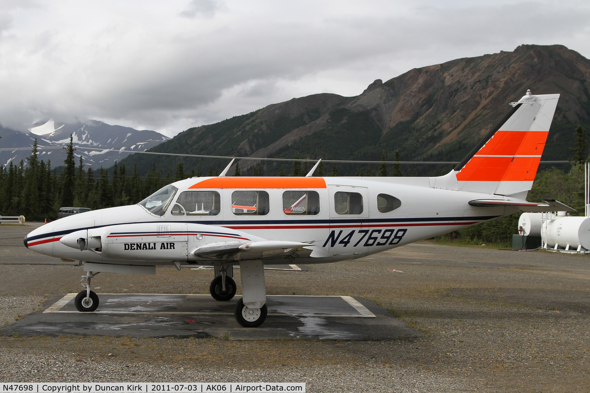 N47698, 1968 Piper PA-31-310 Navajo C/N 31-153, Bright enough!