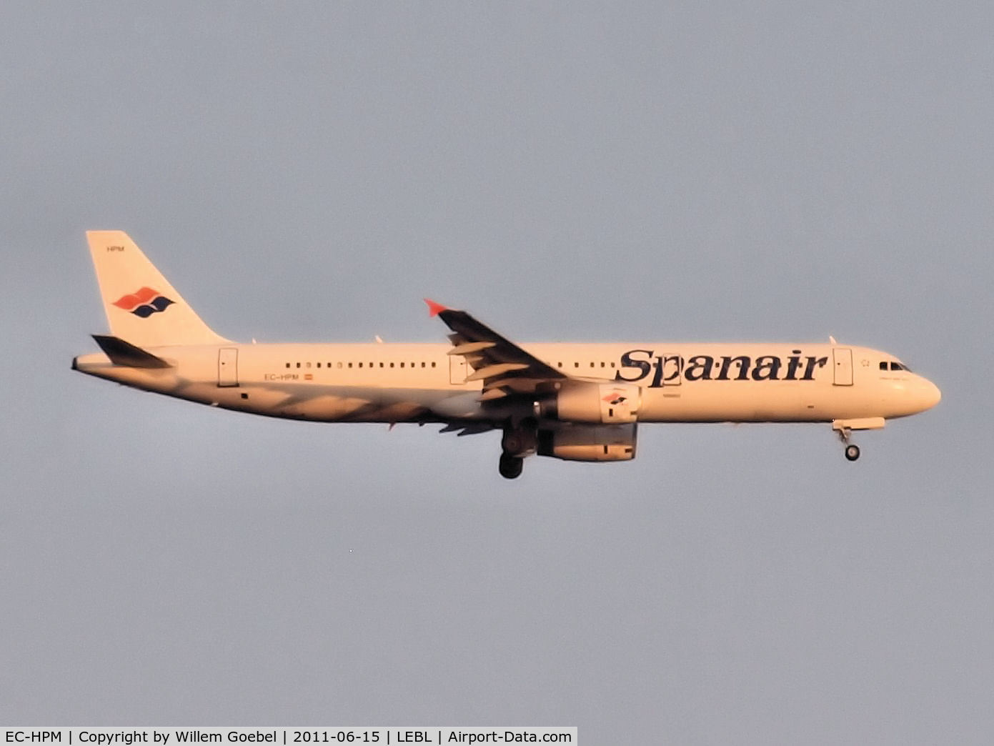 EC-HPM, 2000 Airbus A321-231 C/N 1276, Prepare for landing on Barcelona Airport