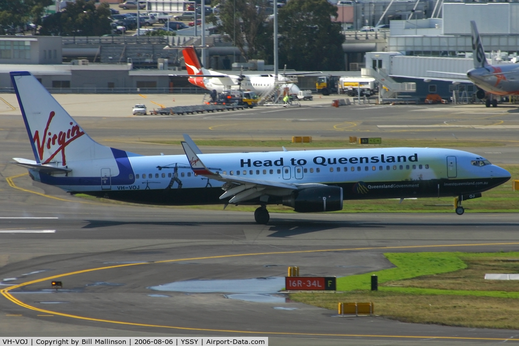 VH-VOJ, Boeing 737-81Q C/N 30787, Head to Queensland scheme