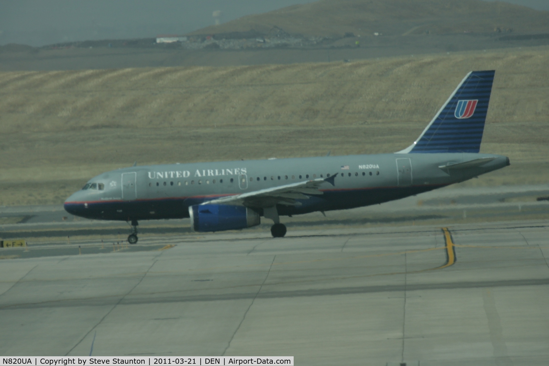N820UA, 1998 Airbus A319-131 C/N 898, Taken at Denver International Airport, in March 2011 whilst on an Aeroprint Aviation tour
