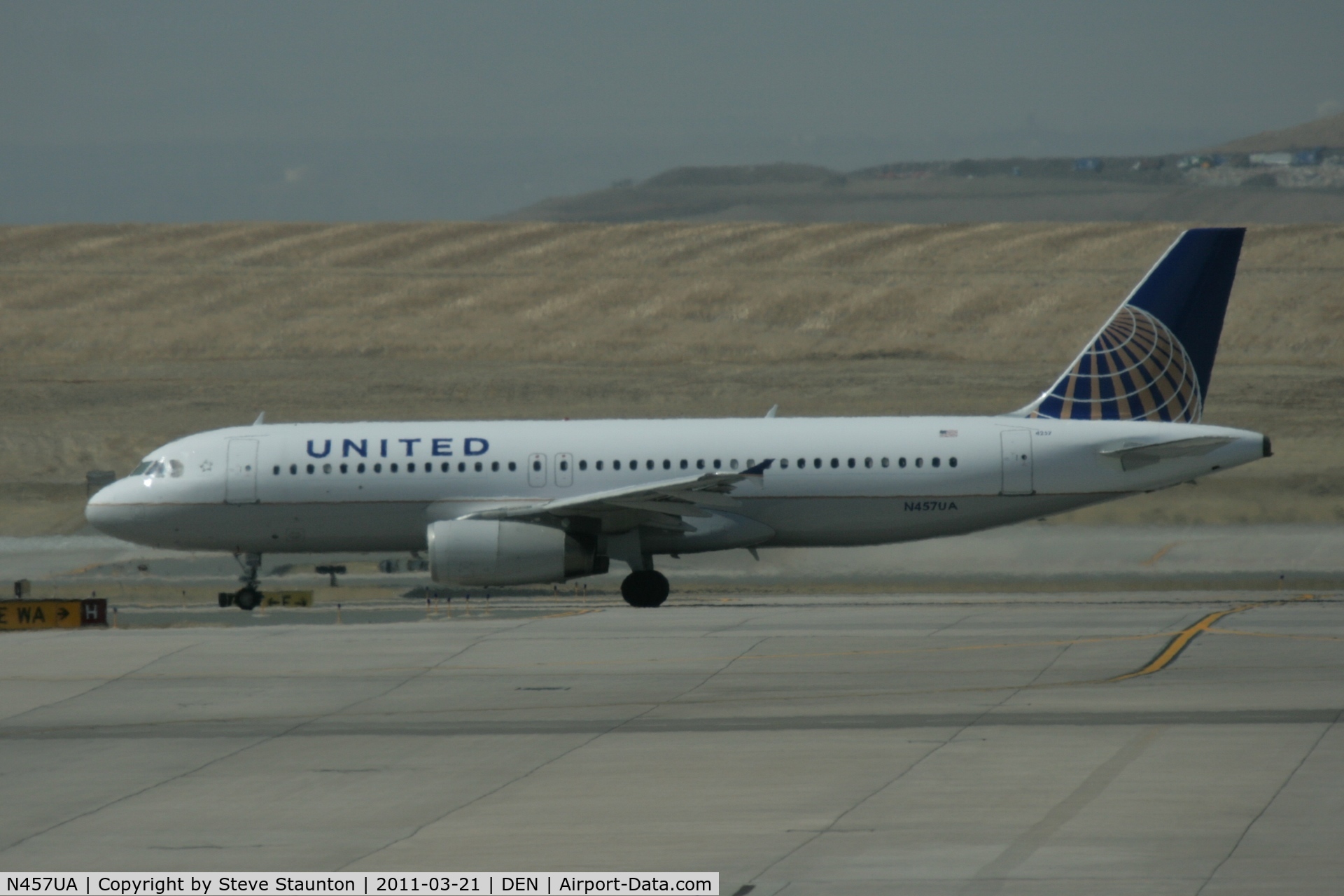 N457UA, 1999 Airbus A320-232 C/N 1146, Taken at Denver International Airport, in March 2011 whilst on an Aeroprint Aviation tour