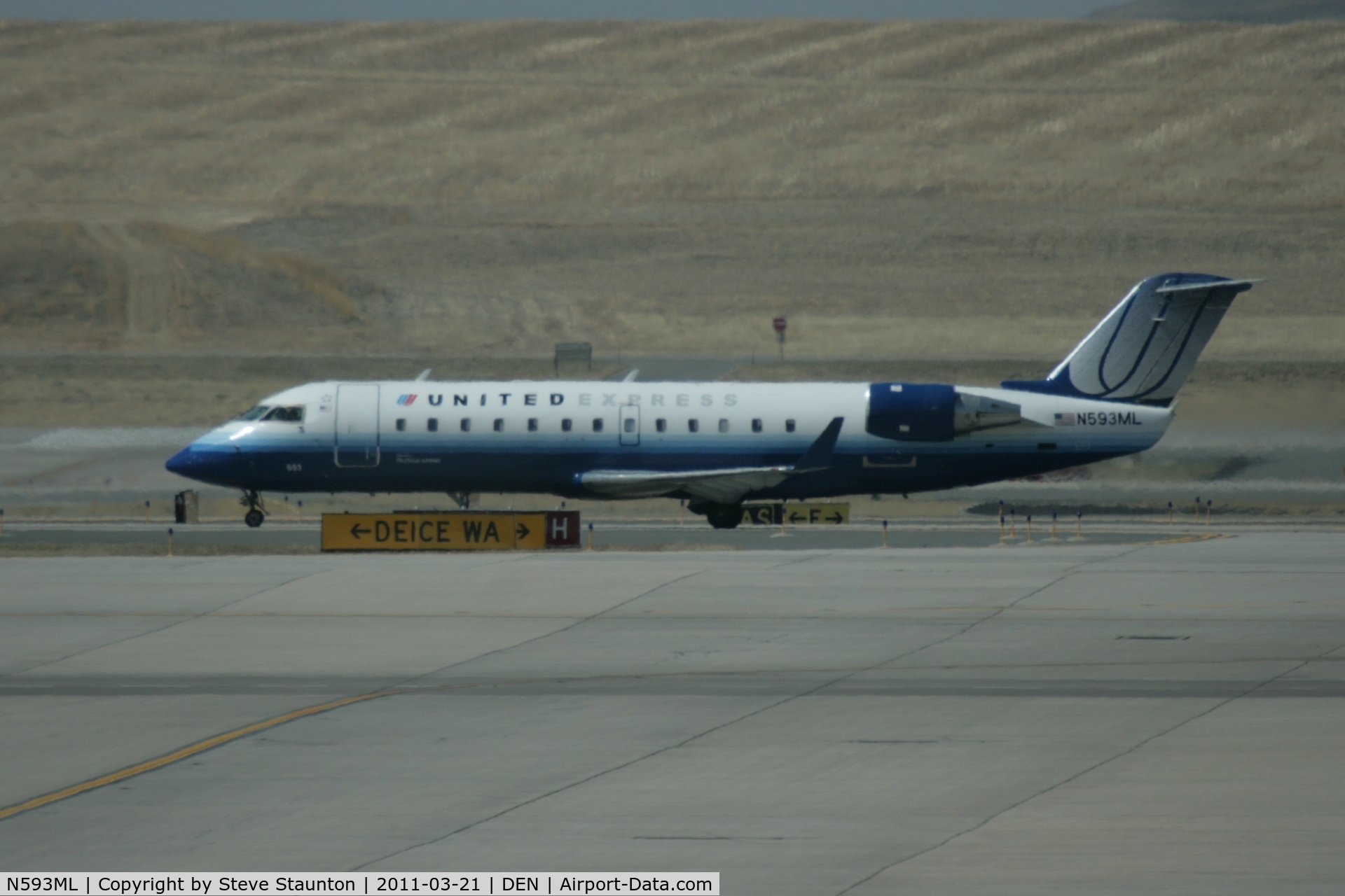 N593ML, 2001 Bombardier CRJ-200ER (CL-600-2B19) C/N 7465, Taken at Denver International Airport, in March 2011 whilst on an Aeroprint Aviation tour