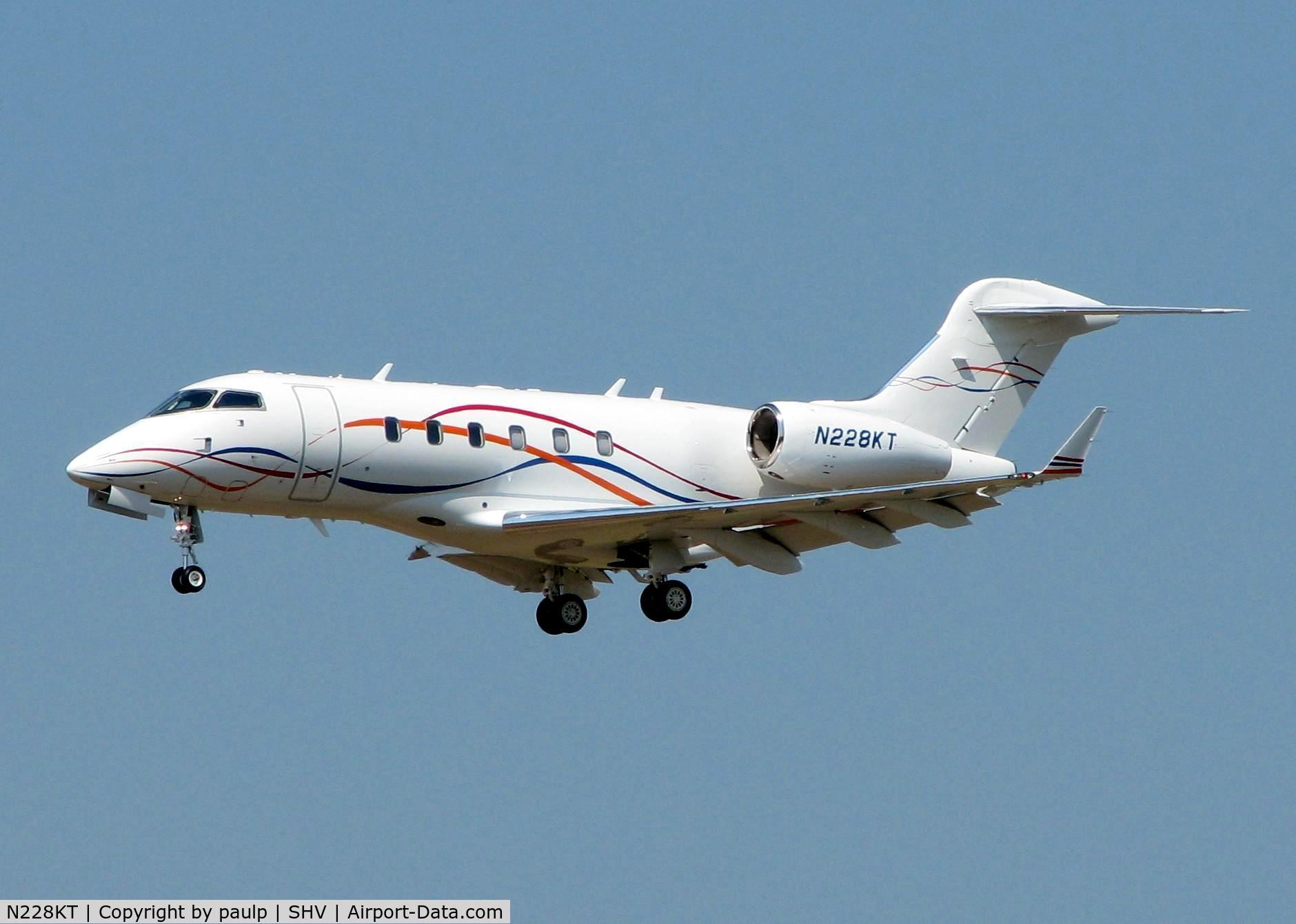 N228KT, 2007 Bombardier Challenger 300 (BD-100-1A10) C/N 20142, Landing at Shreveport Regional.