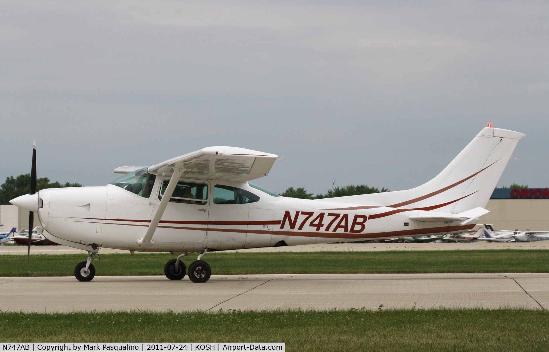 N747AB, 1979 Cessna R182 Skylane RG C/N R18201302, Cessna R182