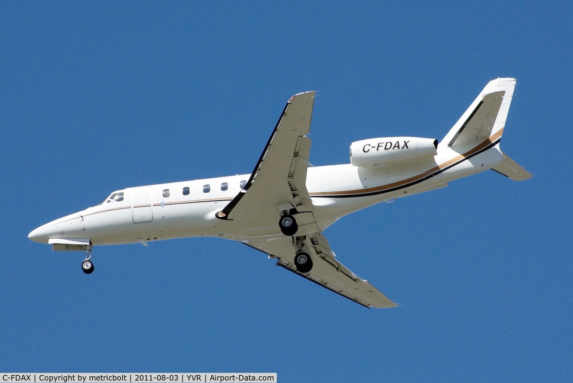 C-FDAX, 1992 Israel Aircraft Industries IAI-1125 Westwind Astra C/N 058, Landing on a bright, sunny day .