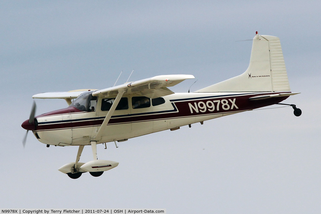 N9978X, 1961 Cessna 185 Skywagon C/N 185-0178, 1961 Cessna 185, c/n: 185-0178 arriving at 2011 Oshkosh
