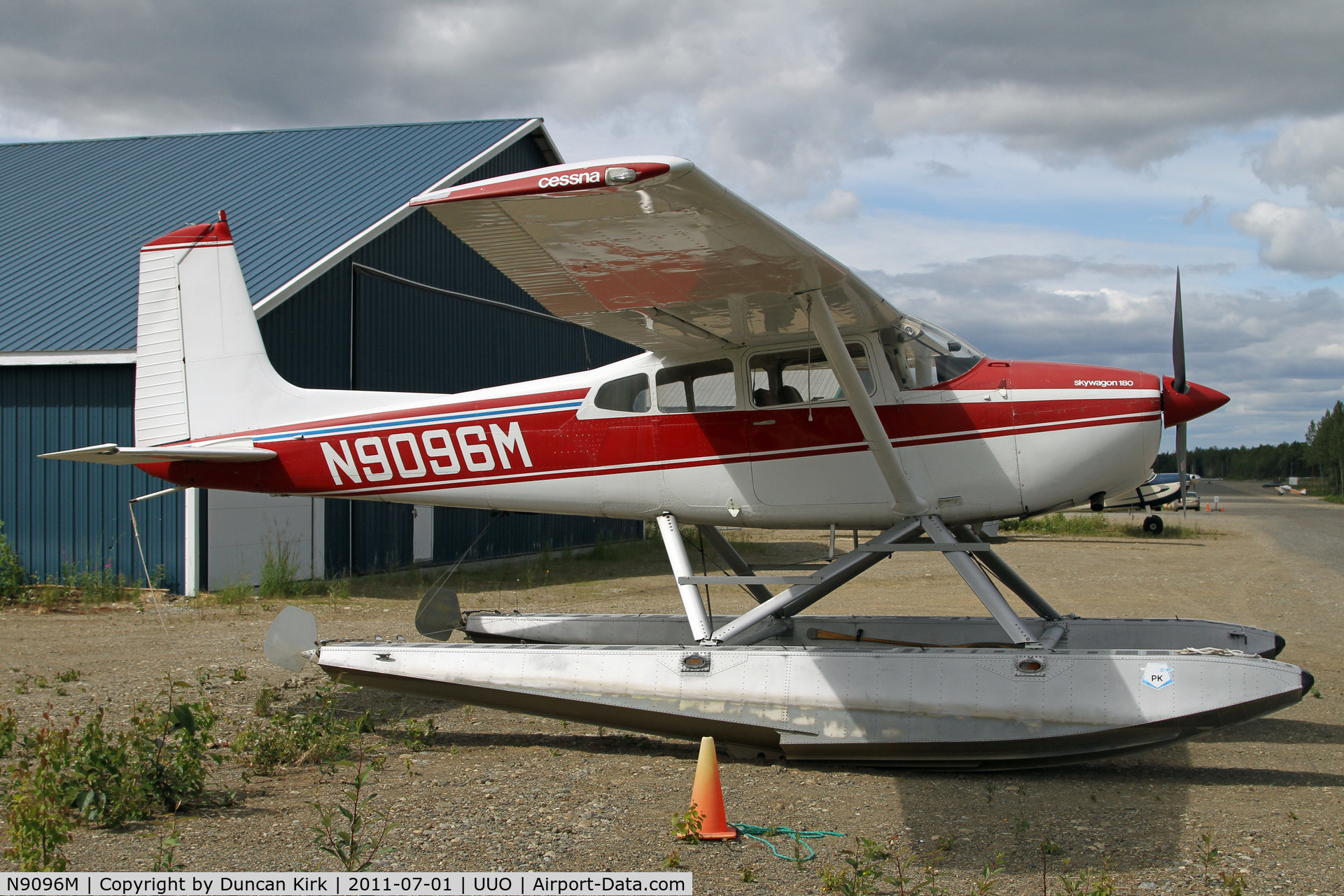N9096M, 1971 Cessna 180H Skywagon C/N 18052196, Another float Cessna 180 example