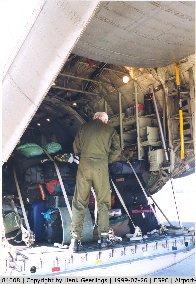 84008, Lockheed C-130H Hercules C/N 382-4890, Swedish AF - SWAF. Ready for dep from Ostersund tAFB o Visby (Gotland)