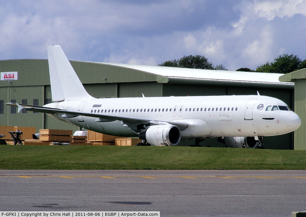 F-GFKI, 1989 Airbus A320-211 C/N 0062, former Air France A320 waiting to be parted out before being scrapped at Kemble