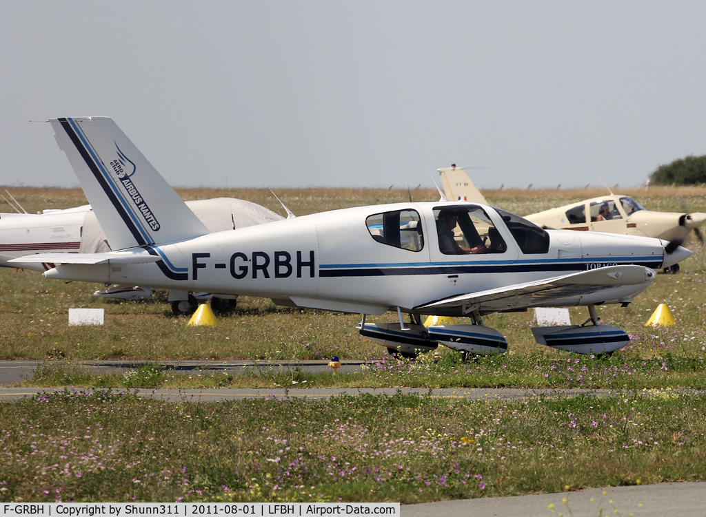 F-GRBH, Socata TB-10 Tobago C/N 1807, Taxiing for departure...