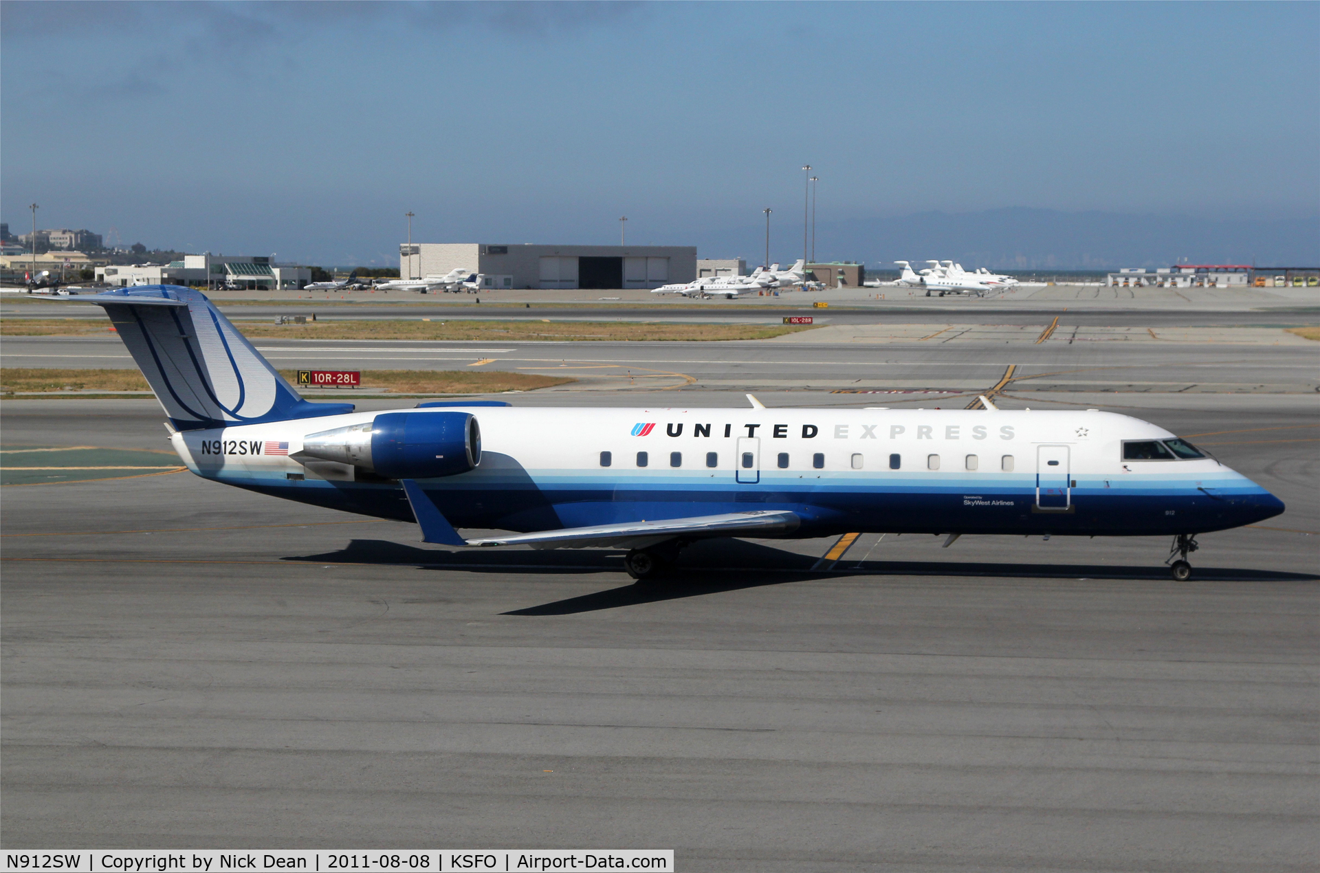 N912SW, 2001 Bombardier CRJ-200LR (CL-600-2B19) C/N 7595, KSFO/SFO