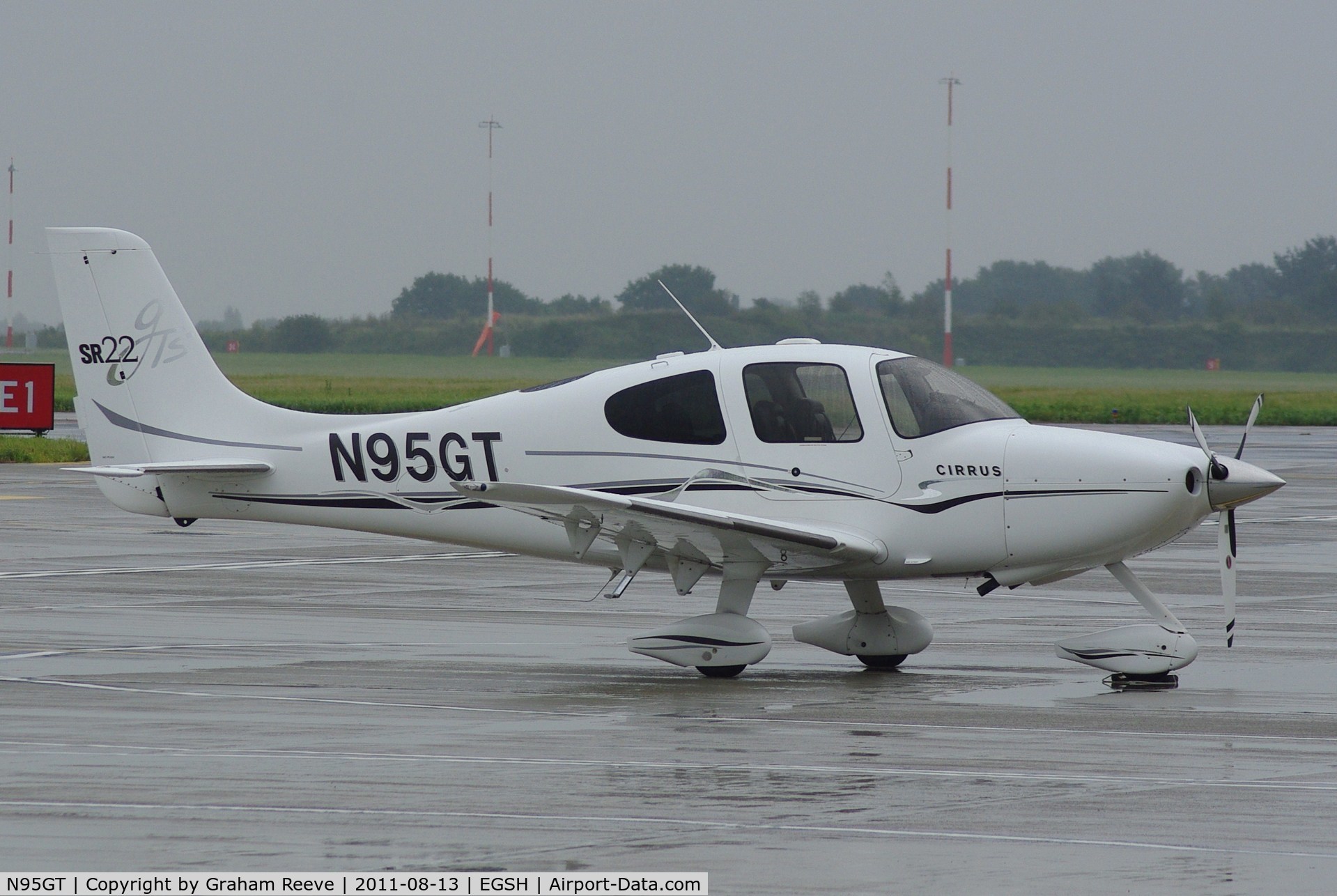 N95GT, 2006 Cirrus SR22 GTS C/N 1758, Parked on a wet morning.