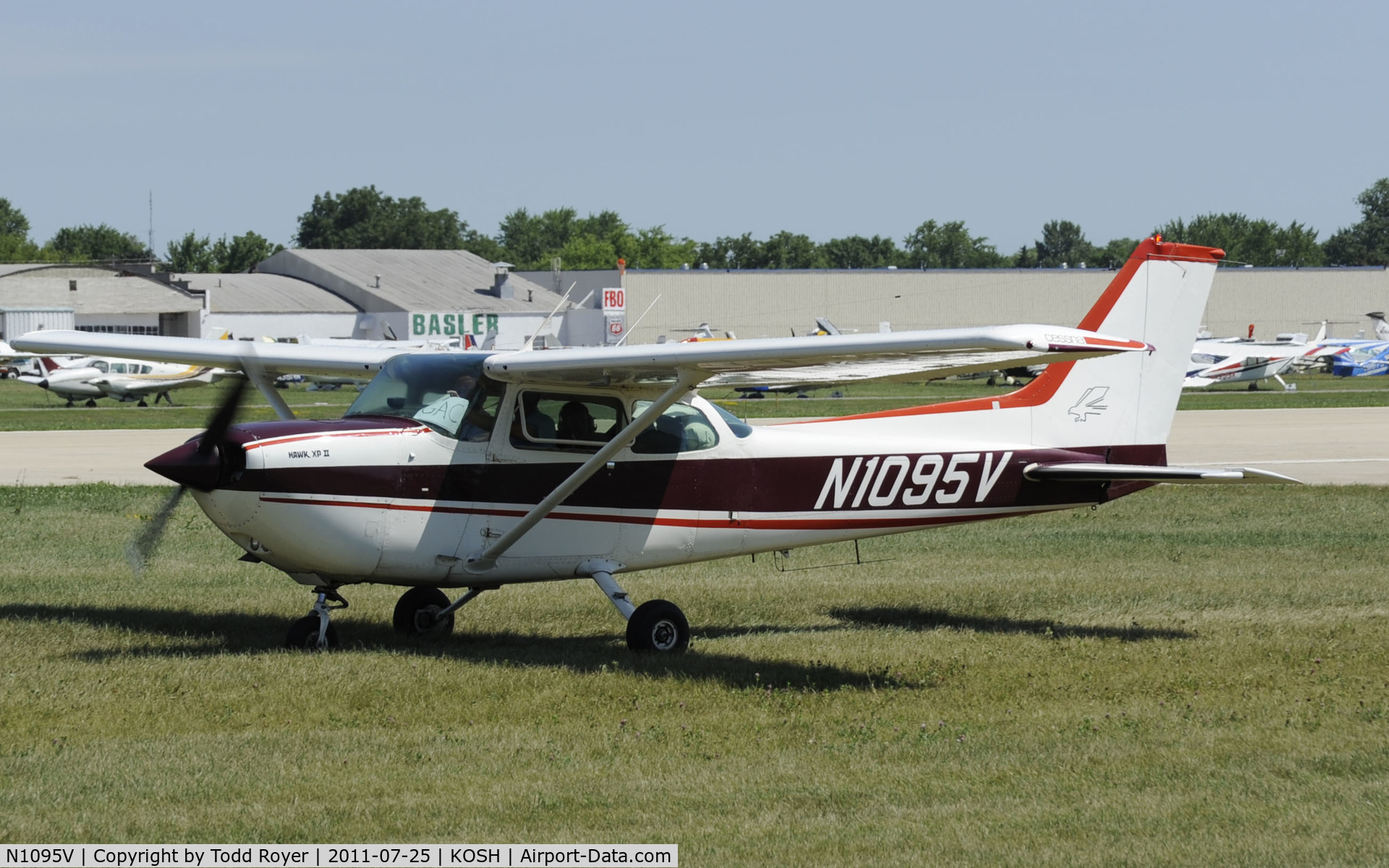 N1095V, 1976 Cessna R172K Hawk XP C/N R1722117, AIRVENTURE 2011