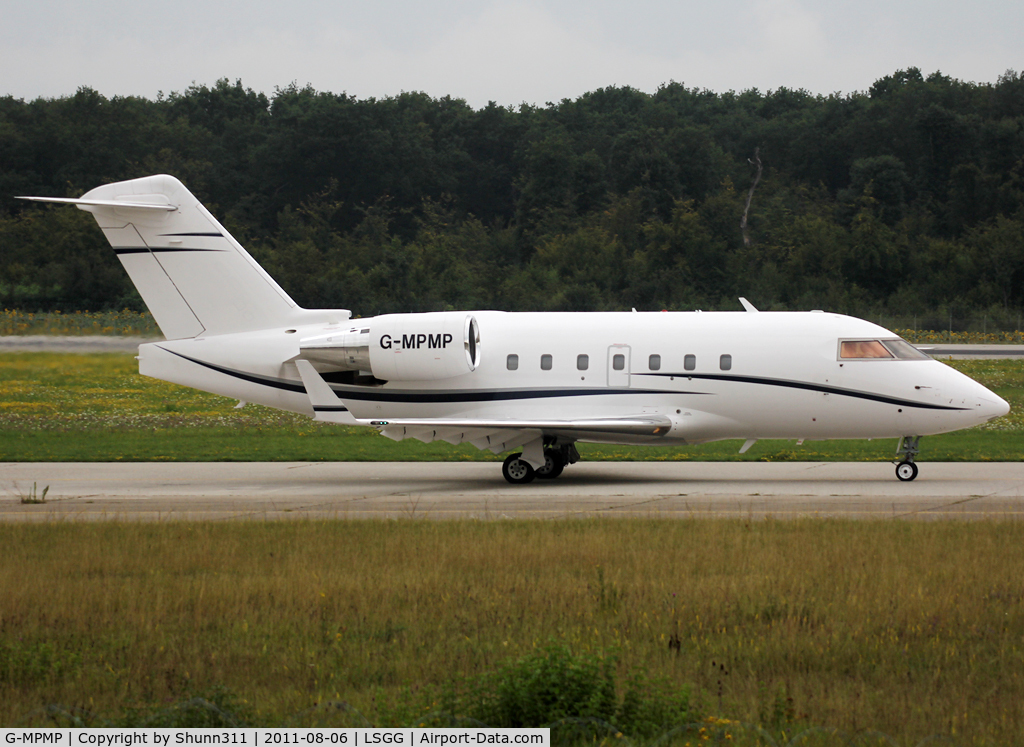 G-MPMP, 2001 Bombardier Challenger 604 (CL-600-2B16) C/N 5528, Taxiing holding point rwy 23 for departure...