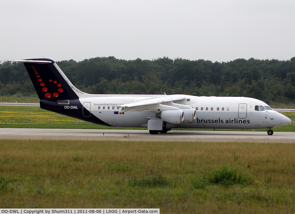 OO-DWL, 1999 British Aerospace Avro 146-RJ100 C/N E3361, Taxiing holding point rwy 23 for departure...