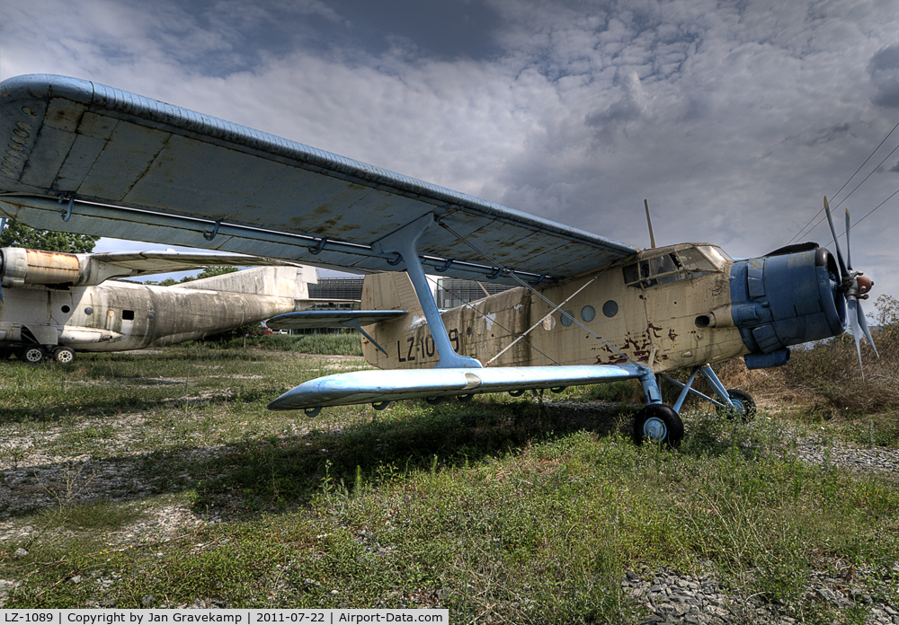 LZ-1089, Antonov An-2R C/N 1G82-46, Shot taken at Burgas Airport Bulgaria