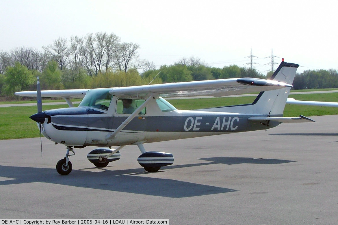 OE-AHC, Cessna 150M C/N 150-78589, Cessna 150M [150-78589] Stockerau~OE 16/04/2005.
