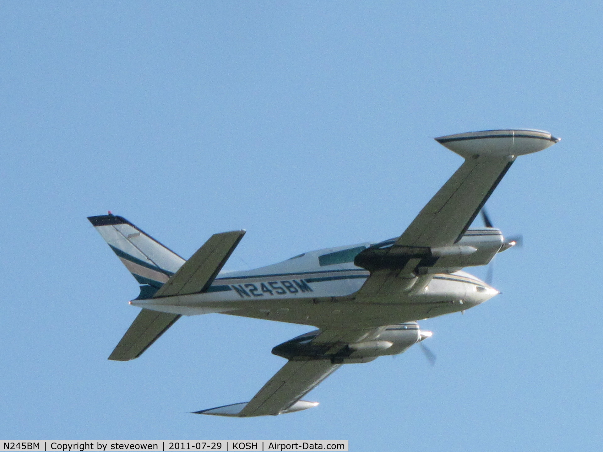 N245BM, 1971 Cessna 310Q C/N 310Q0411, departing EAA 2011